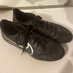 Brand-nike cleat , color-black , size 6.5 woman